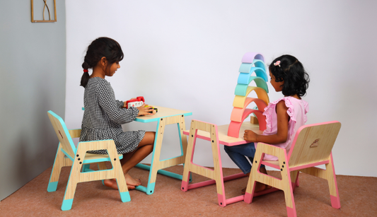 Ariro Toddler Workstation review - adjustable Montessori table and chair