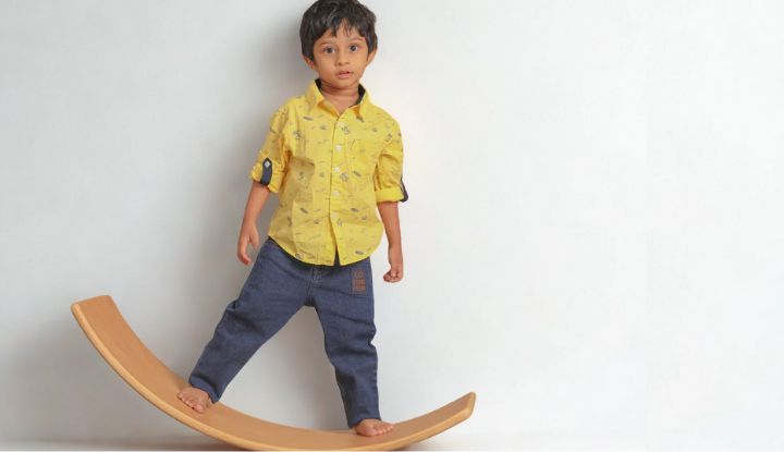 How a Balancing Board Builds Your Child’s Core Strength and Coordination